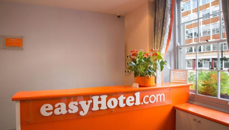 Easyhotel Victoria ลอนดอน ภายนอก รูปภาพ